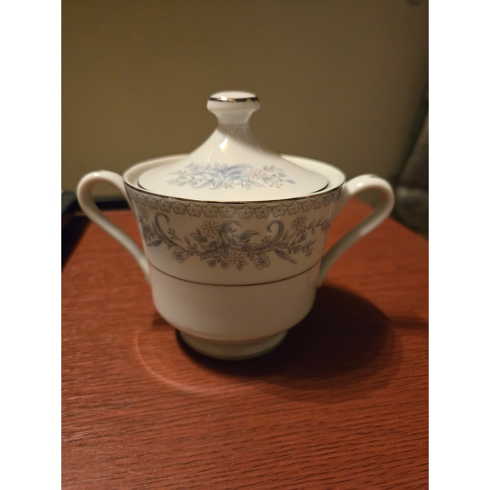 Mikasa Dresden Rose L9009 Fine China Sugar Bowl with Lid Platinum Trim Japan